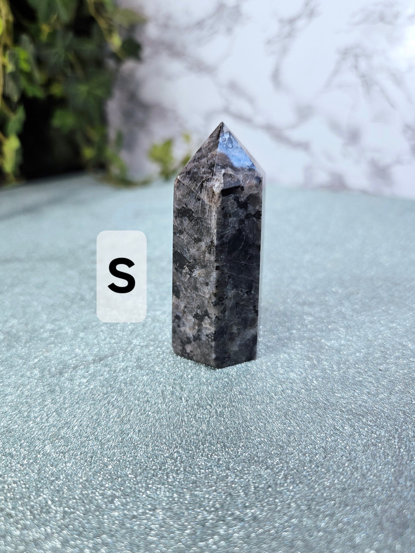 Larvikite Points