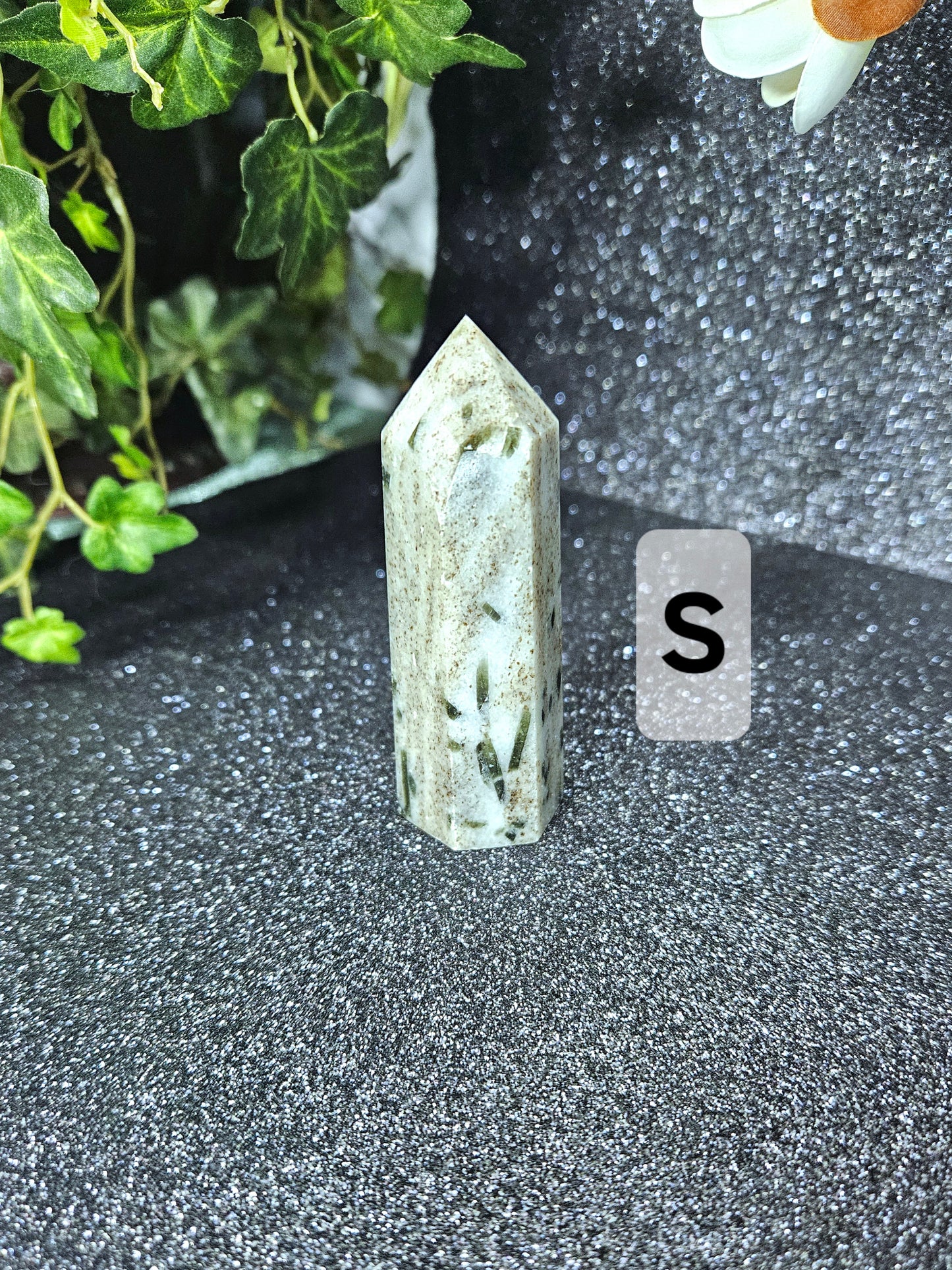 Green Tourmaline in Quarts Points
