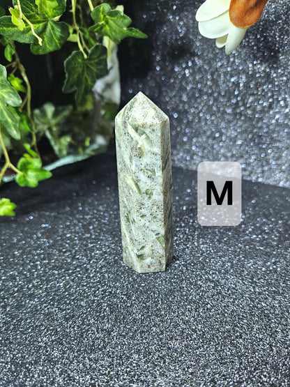 Green Tourmaline in Quarts Points